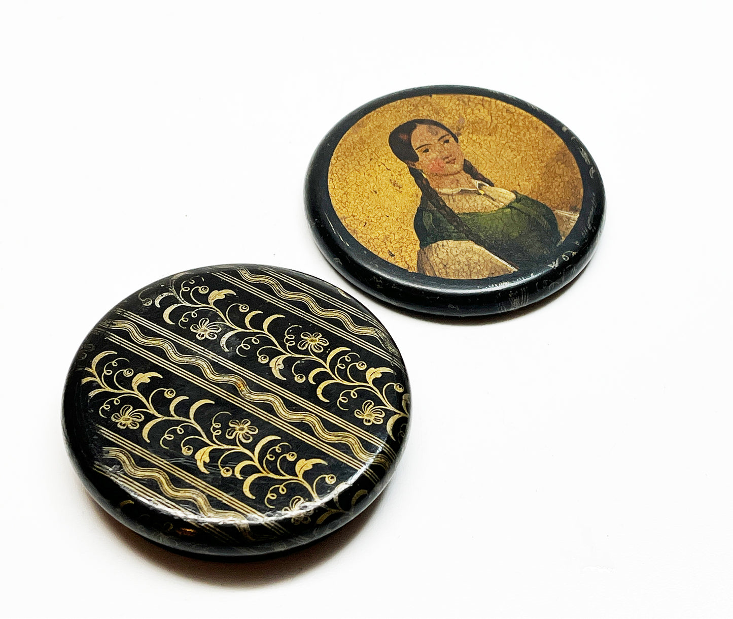 Handpainted Victorian Paper Mache Snuff Box