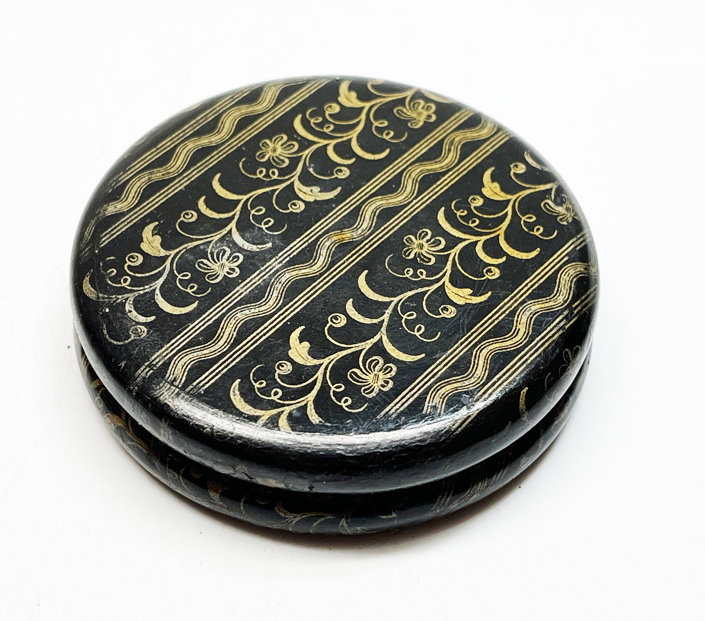 Handpainted Victorian Paper Mache Snuff Box