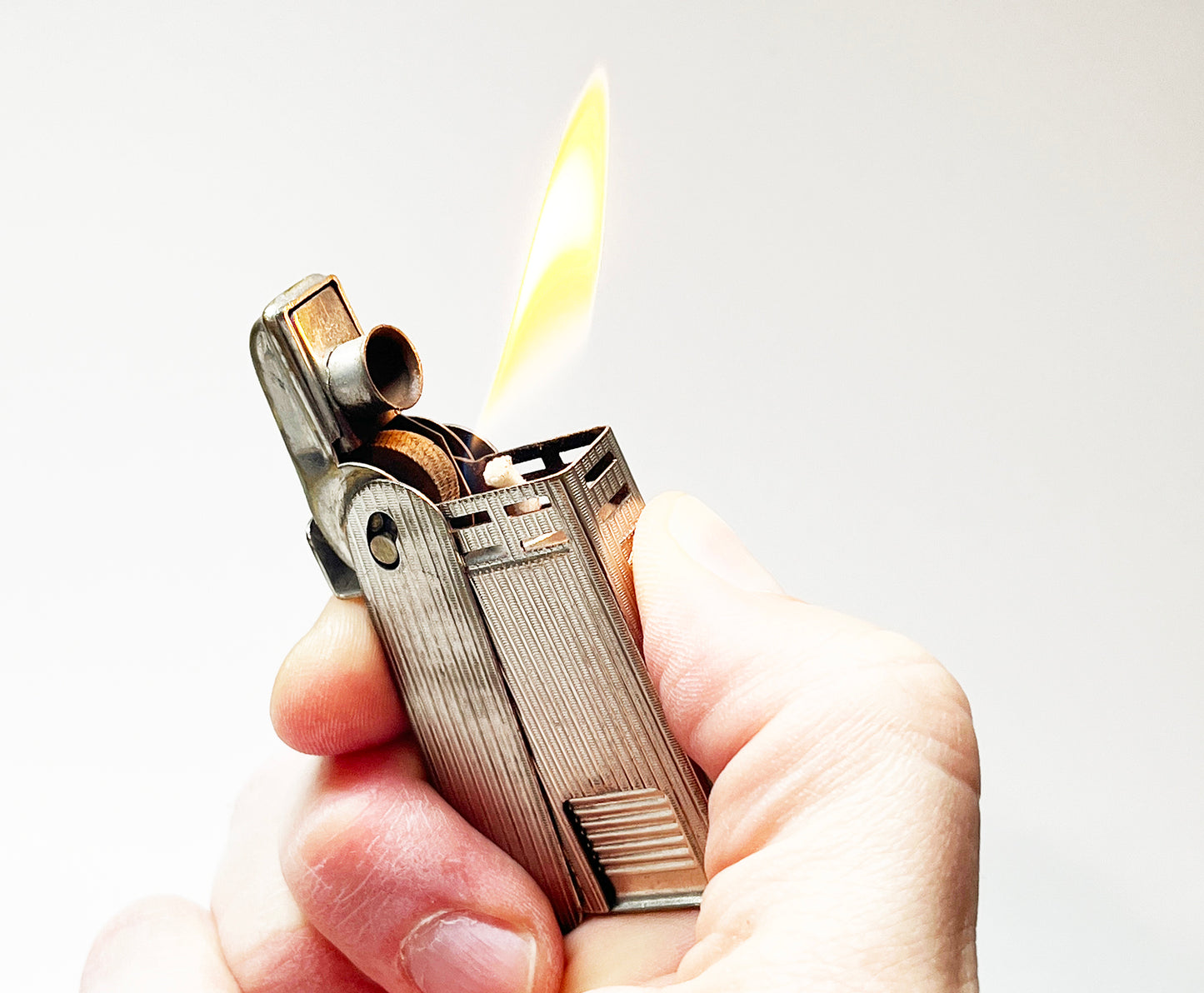 Working 1930s Regens Squeeze Style Lighter