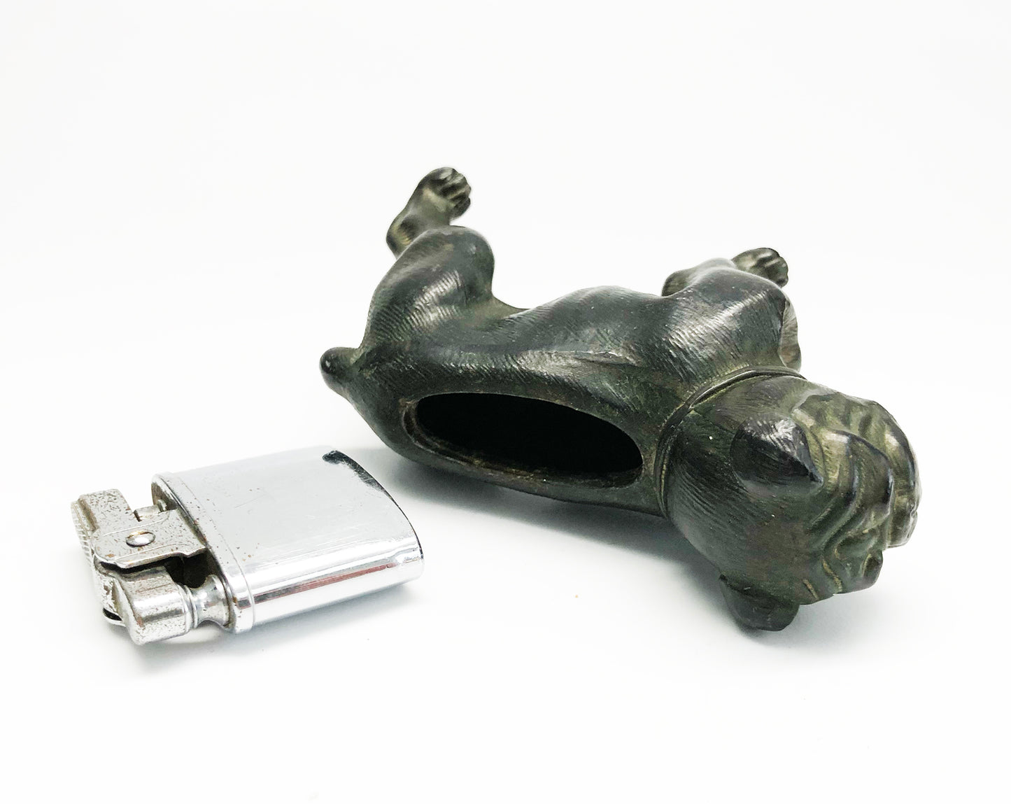 1950s Metal Bulldog Table Lighter