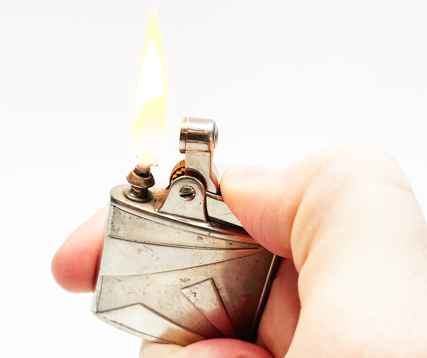 1930s Ronson De-Light Raised Metal Design Lighter