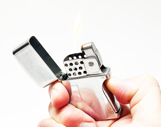 1950s Hilton Storm Master Squeeze Style Flip Top Automatic Lighter