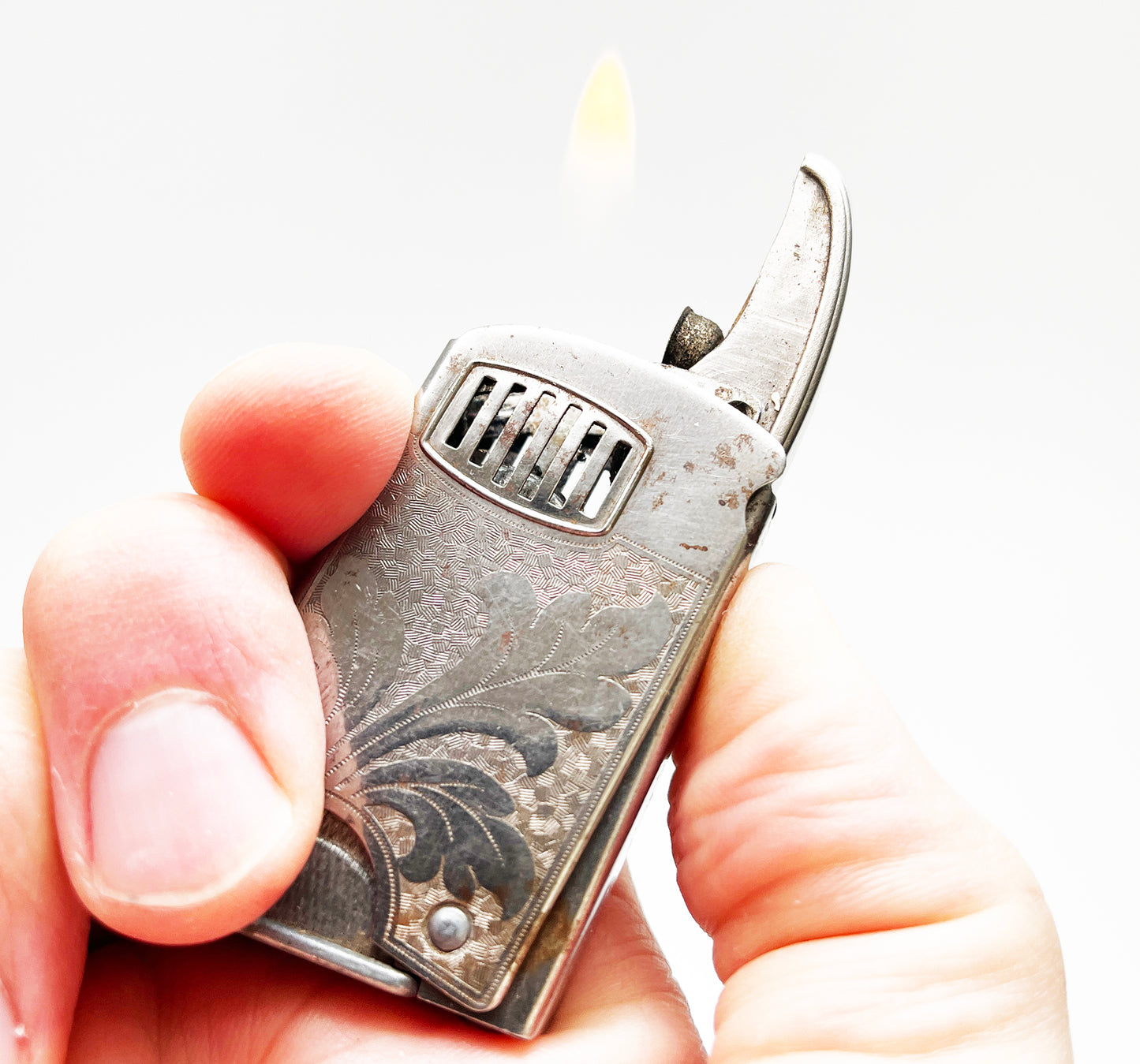 1930s Imco Safety 4200 Fleur De Lis Design Squeeze Lighter