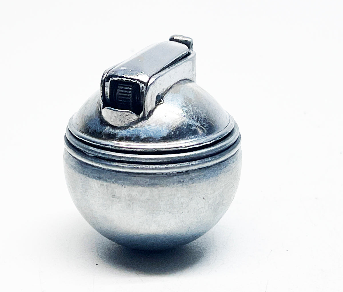 1936 Diecasters of NY Ball-Shaped Semi-Automatic Table Lighter