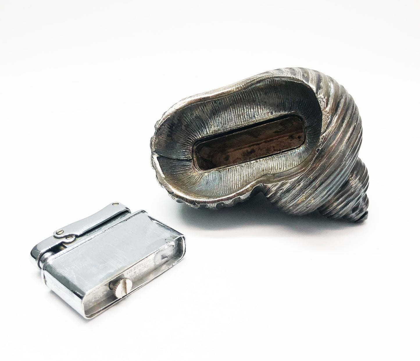 1950s Colibri Shell Shaped Table Lighter