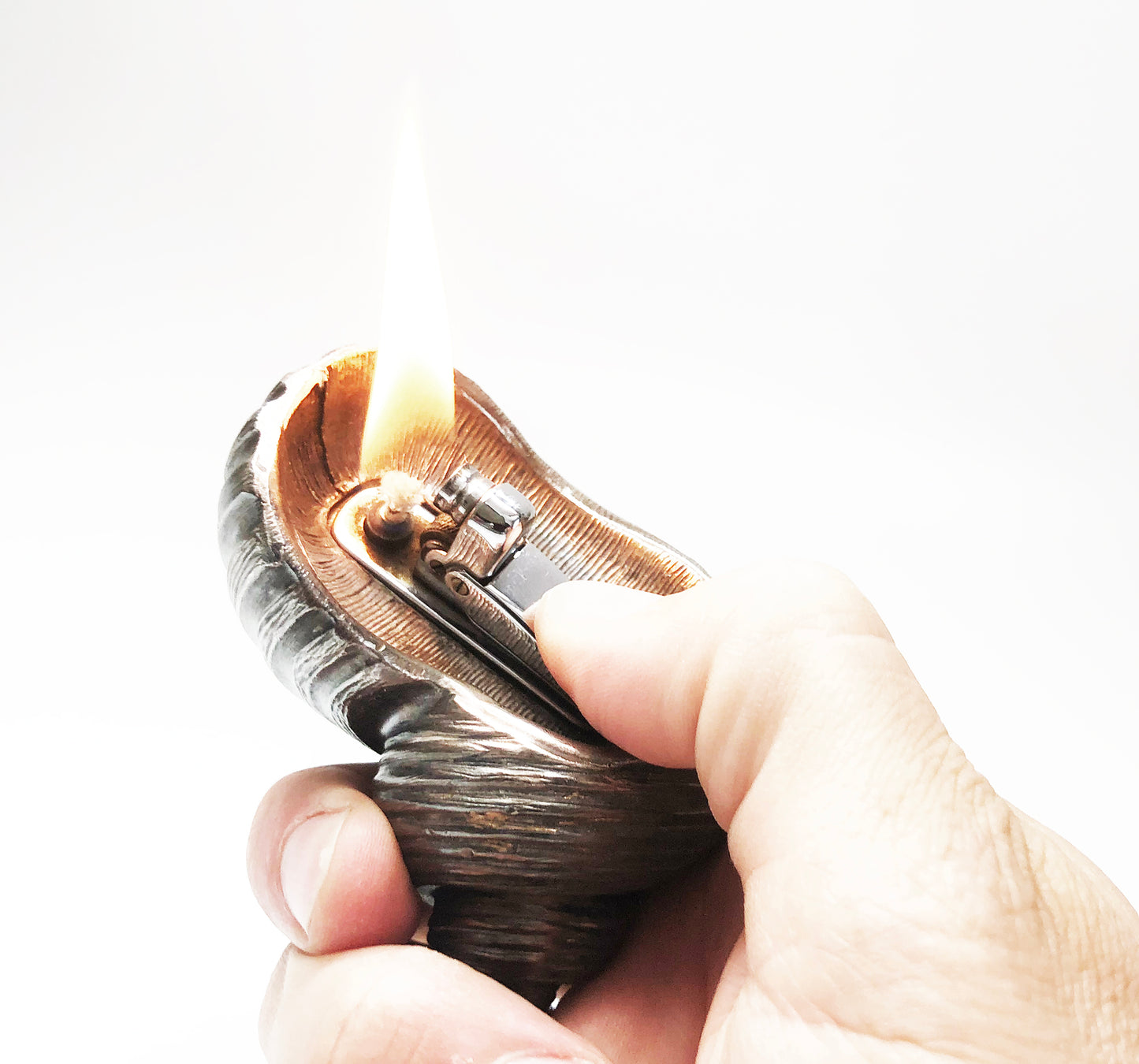 1950s Colibri Shell Shaped Table Lighter