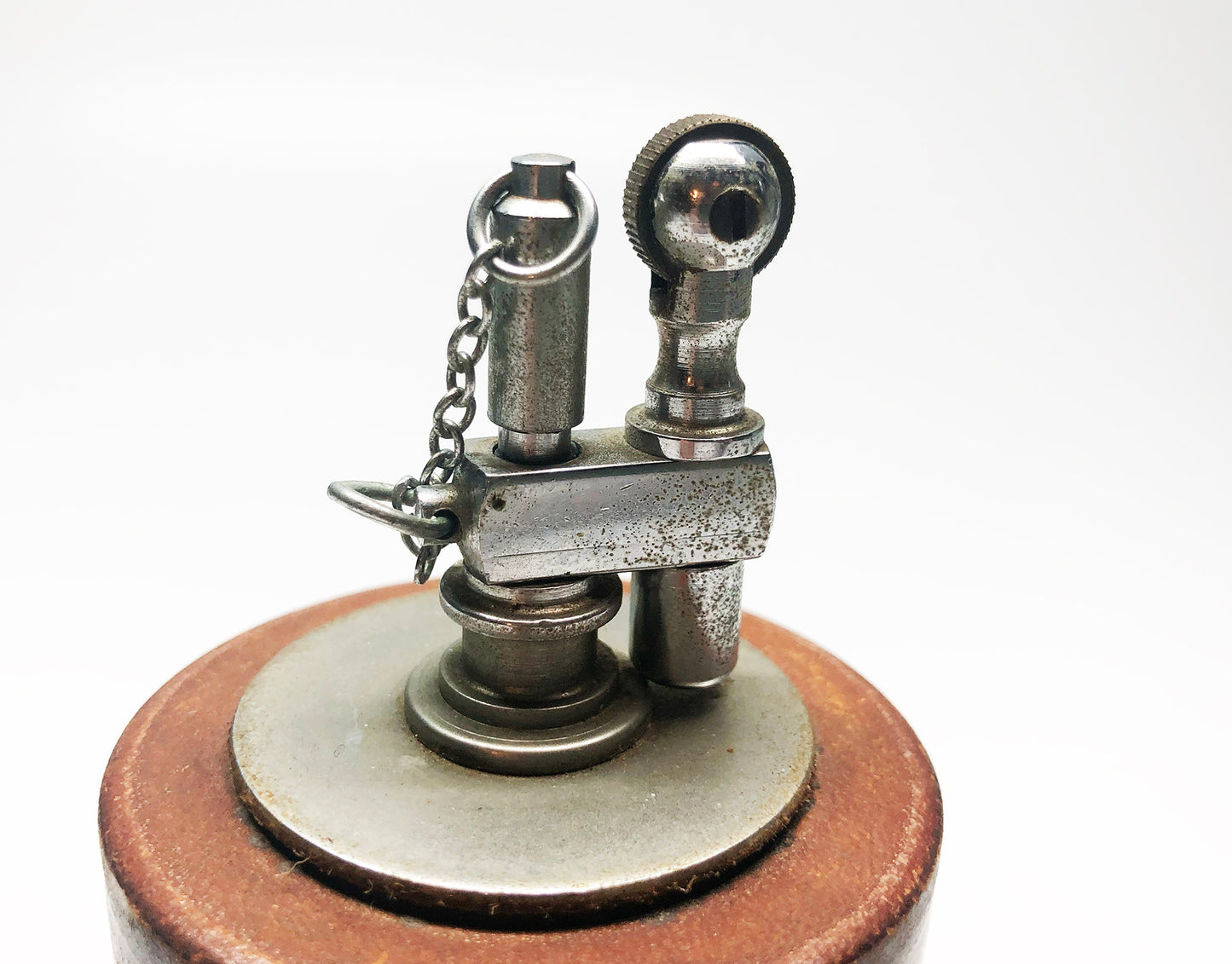 1930s Daltis Wooden Base Table Lighter
