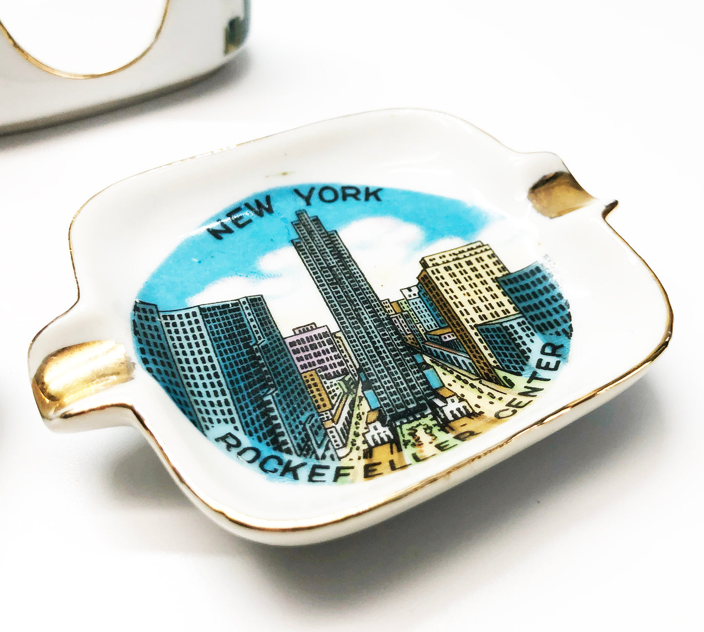 1950s New York City Souvenir Nesting Ashtray Set